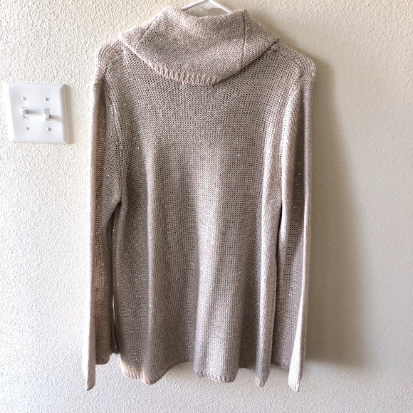 Beautiful Sweater - Picture 2 of 4